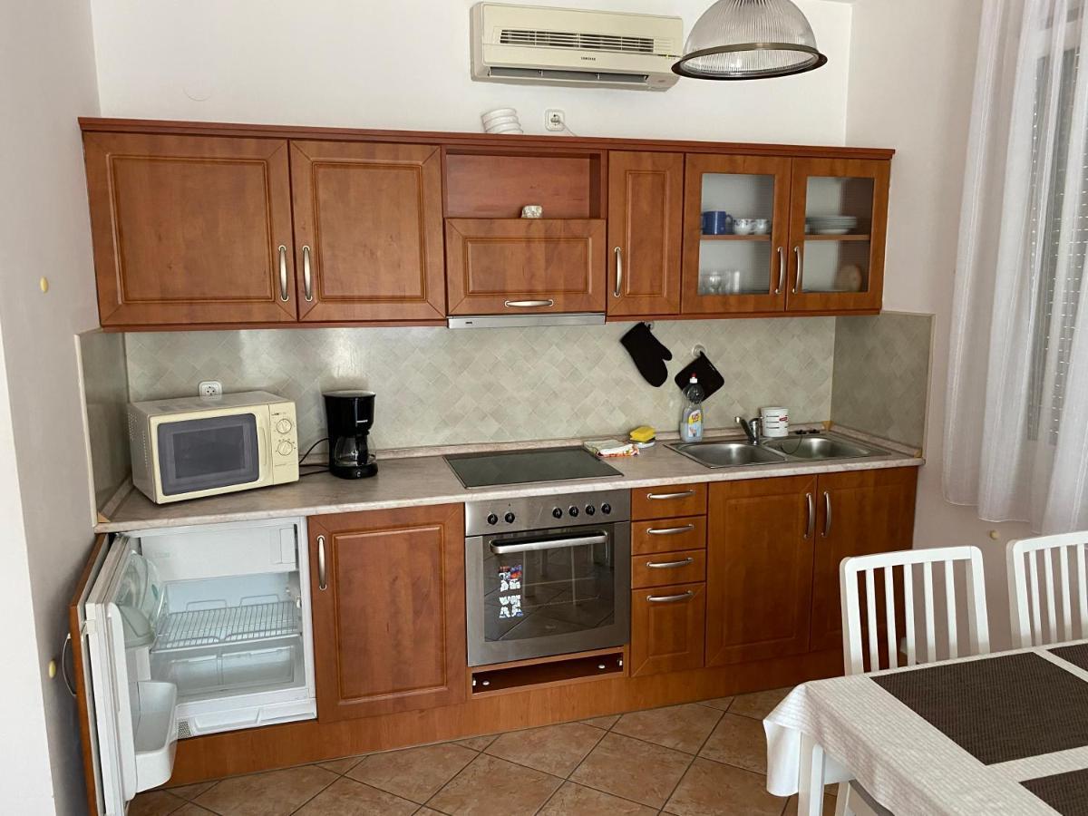 Arnyas Haz Apartment Balatonlelle Bagian luar foto